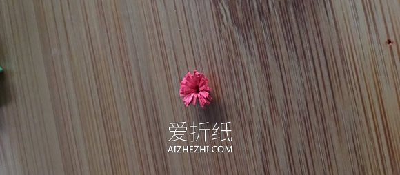 圣诞节怎么做圣诞花环挂饰的制作方法图解- www.aizhezhi.com