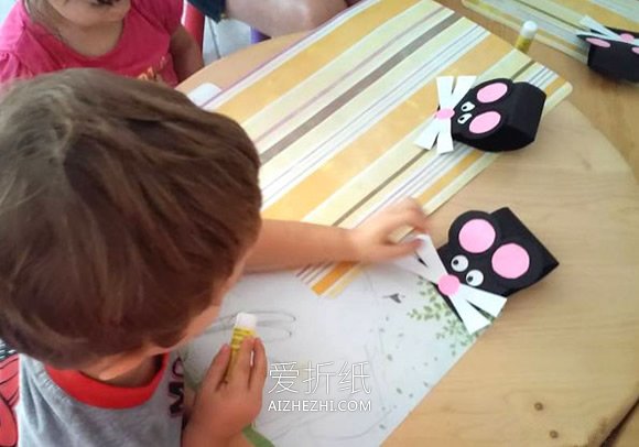 幼儿园怎么简单做卡纸小老鼠的手工制作教程- www.aizhezhi.com