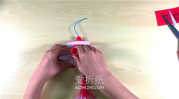 怎么剪纸新年立体春字装饰的剪法图解步骤- www.aizhezhi.com