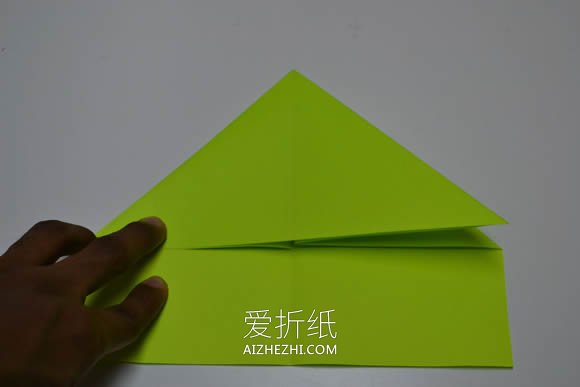 怎么折纸F-16战斗轰炸机的折法图解步骤- www.aizhezhi.com