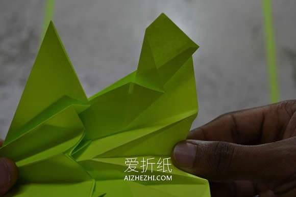 怎么折纸F-16战斗轰炸机的折法图解步骤- www.aizhezhi.com