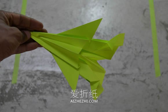 怎么折纸F-16战斗轰炸机的折法图解步骤- www.aizhezhi.com