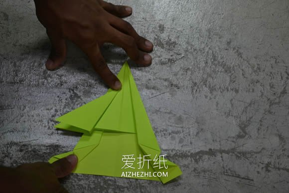 怎么折纸F-16战斗轰炸机的折法图解步骤- www.aizhezhi.com