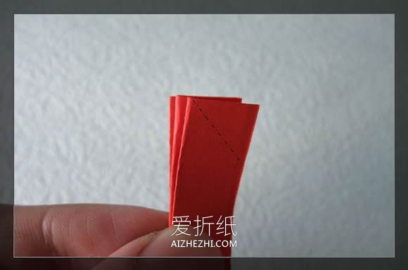 怎么折纸爱之拥抱的折法图解教程- www.aizhezhi.com