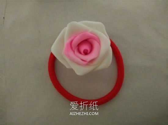 怎么做超轻粘土玫瑰花头绳的制作方法图解- www.aizhezhi.com
