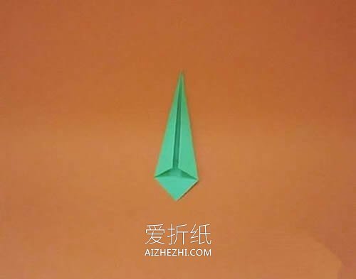 最简单圣诞树怎么折的图解教程- www.aizhezhi.com