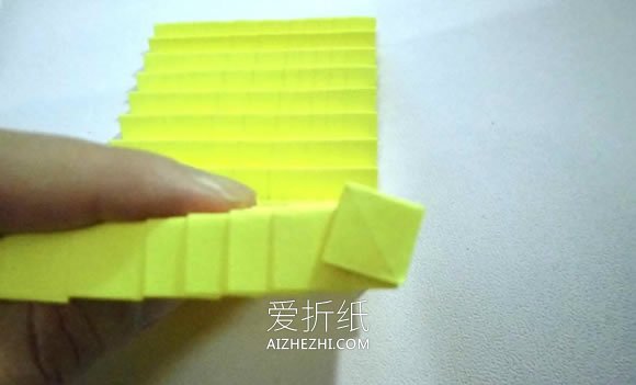 怎么折纸立体菠萝和叶子的折法图解步骤- www.aizhezhi.com