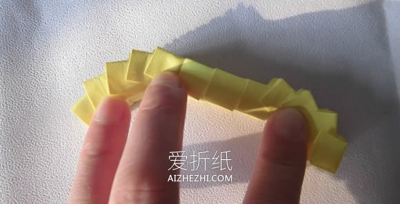 怎么折纸立体菠萝和叶子的折法图解步骤- www.aizhezhi.com