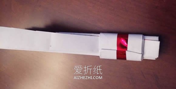 手工折纸漂亮纸扇怎么折的图解教程- www.aizhezhi.com