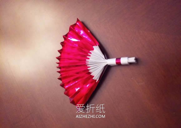 手工折纸漂亮纸扇怎么折的图解教程- www.aizhezhi.com