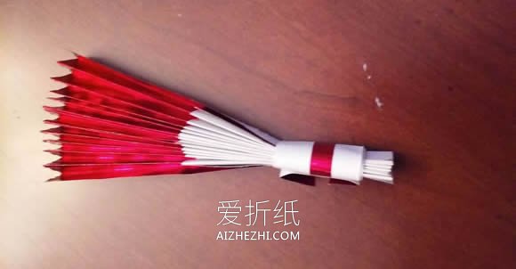 手工折纸漂亮纸扇怎么折的图解教程- www.aizhezhi.com