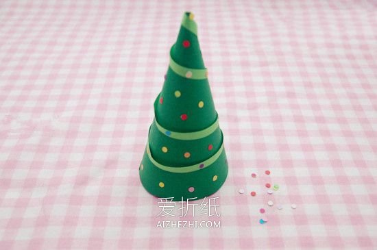 怎么做可爱又漂亮纸圣诞树的制作方法教程- www.aizhezhi.com