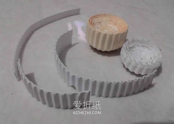 怎么用瓦楞纸做衍纸娃娃人偶的制作步骤- www.aizhezhi.com