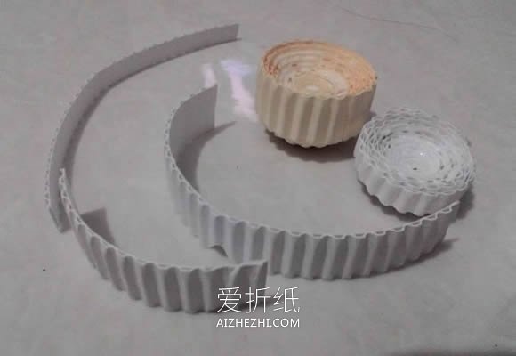 怎么用瓦楞纸做衍纸娃娃人偶的制作步骤- www.aizhezhi.com