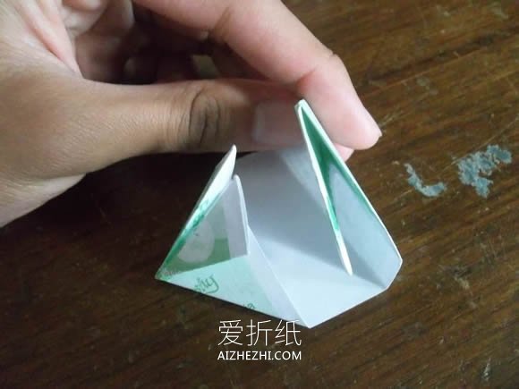 怎么简单折吹气玩具纸车的折法图解- www.aizhezhi.com