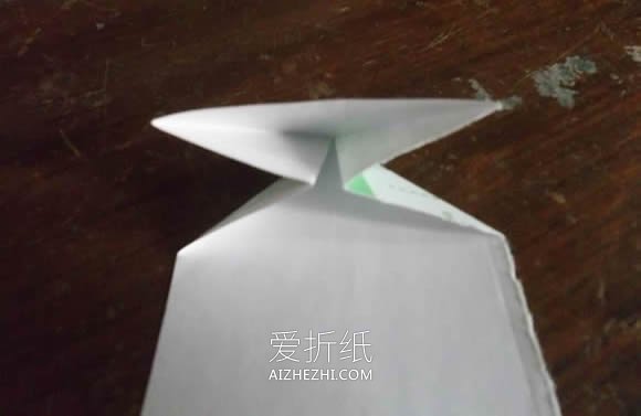 怎么简单折吹气玩具纸车的折法图解- www.aizhezhi.com