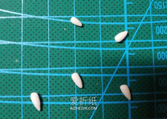 怎么做软陶草莓花朵耳钉的制作方法图解- www.aizhezhi.com