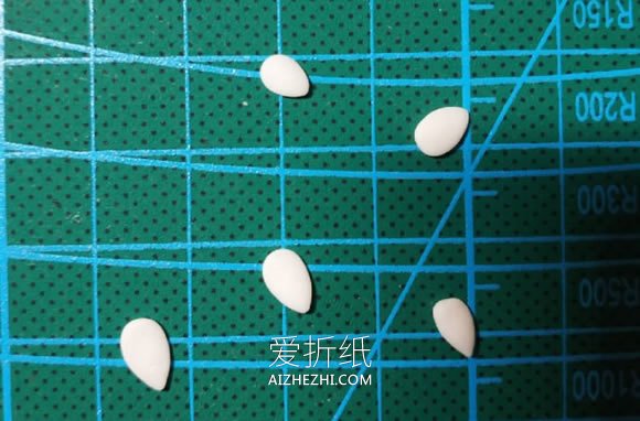 怎么做软陶草莓花朵耳钉的制作方法图解- www.aizhezhi.com