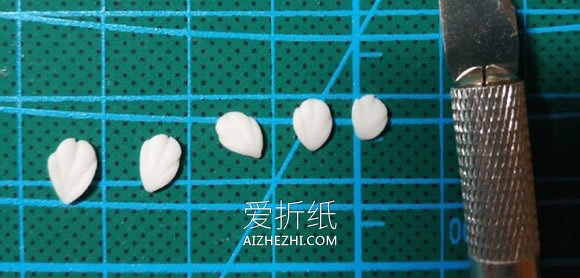 怎么做软陶草莓花朵耳钉的制作方法图解- www.aizhezhi.com