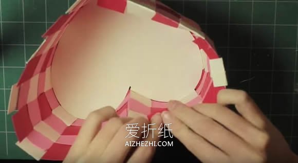 怎么手工编织爱心纸篮子的编法步骤图解- www.aizhezhi.com