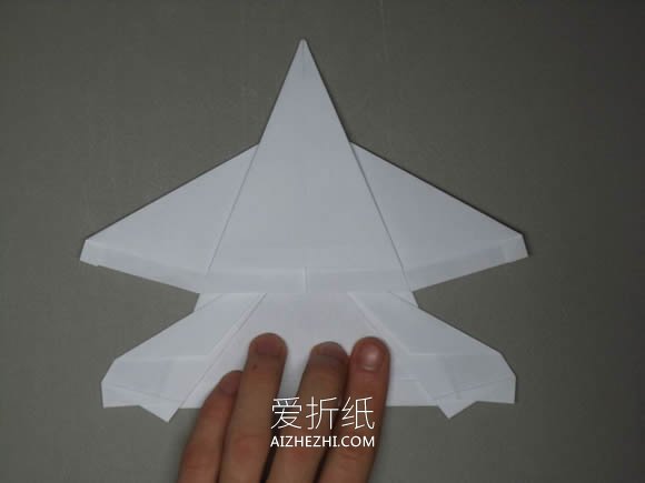 逼真F-16纸飞机的折法详细过程图解- www.aizhezhi.com