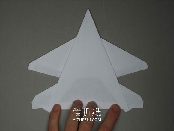 逼真F-16纸飞机的折法详细过程图解- www.aizhezhi.com