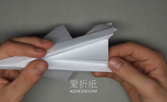 逼真F-16纸飞机的折法详细过程图解- www.aizhezhi.com