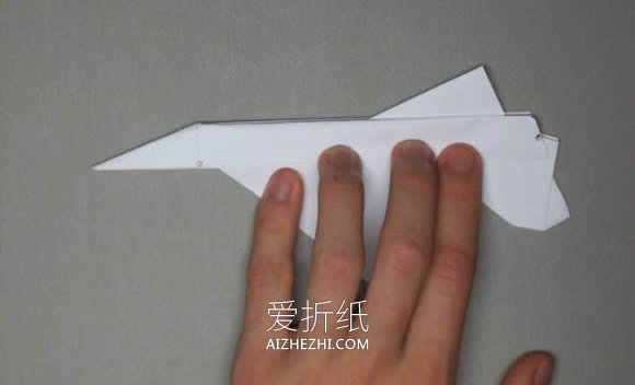 逼真F-16纸飞机的折法详细过程图解- www.aizhezhi.com