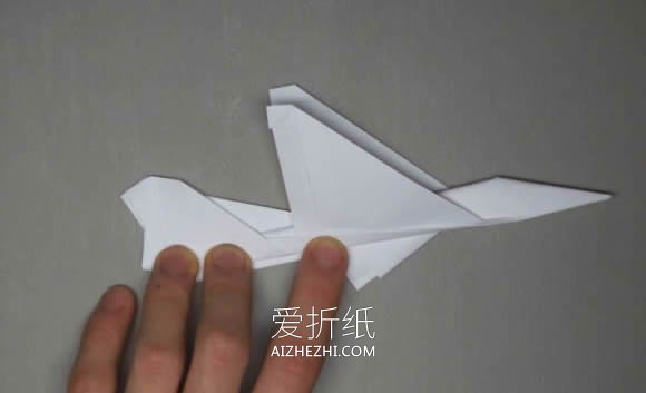 逼真F-16纸飞机的折法详细过程图解- www.aizhezhi.com