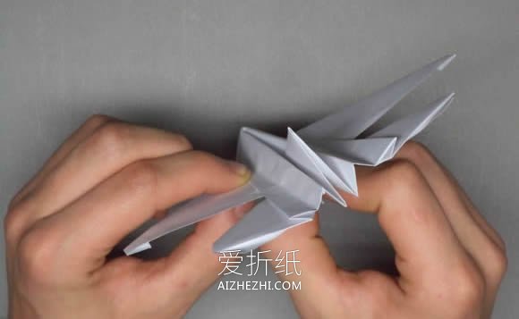 逼真F-16纸飞机的折法详细过程图解- www.aizhezhi.com