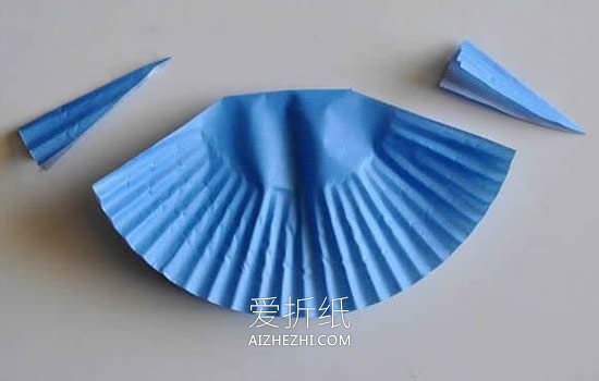 怎么简单用蛋糕纸做圣诞树贴画的制作方法- www.aizhezhi.com