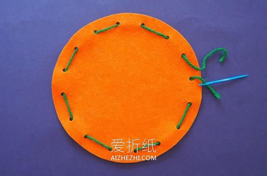 怎么做万圣节南瓜糖果袋的布艺手工教程- www.aizhezhi.com