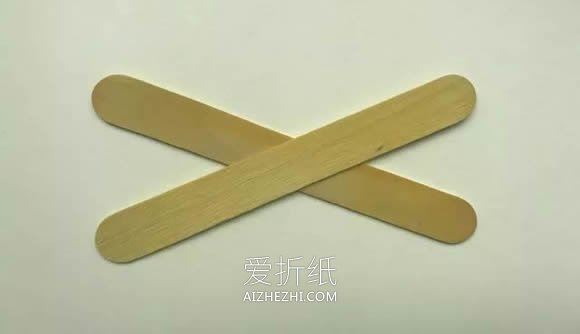最简单冰棍棒蝴蝶怎么做的手工制作教程- www.aizhezhi.com