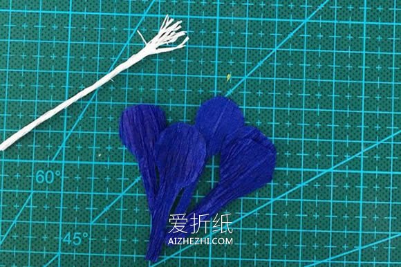 怎么做皱纹纸蓝雪花的手工制作方法教程- www.aizhezhi.com