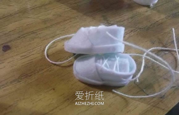 怎么做芭比娃娃鞋子的布艺手工制作教程- www.aizhezhi.com