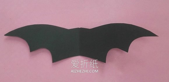 幼儿园怎么做万圣节蝙蝠的手工制作教程- www.aizhezhi.com