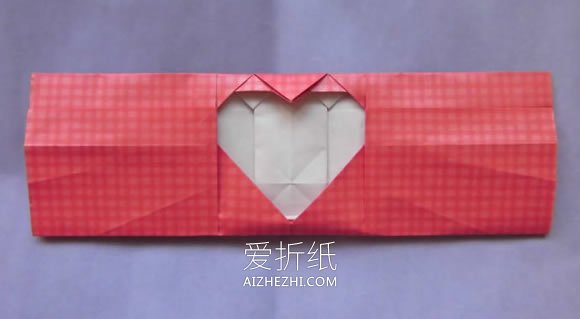 怎么折纸爱心相片框的折法详细步骤图解教程- www.aizhezhi.com