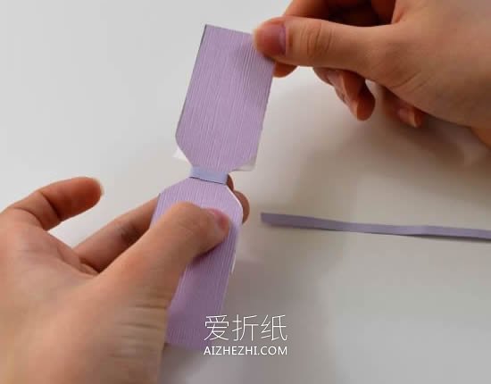 怎么用卡纸做礼品盒装饰蝴蝶结的制作方法- www.aizhezhi.com