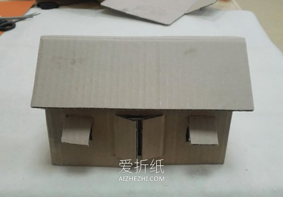 怎么做硬纸板小房子模型的手工制作教程- www.aizhezhi.com