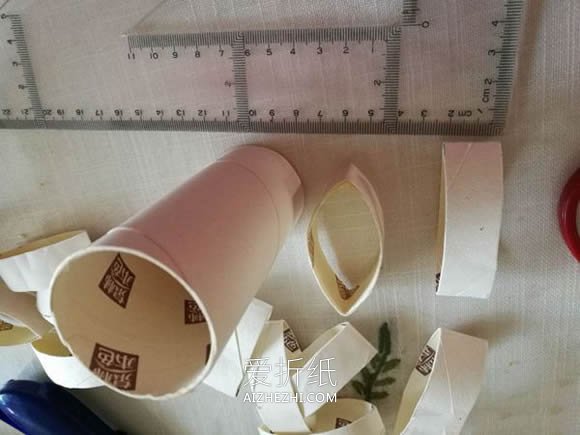 怎么做卷纸芯窗花装饰画的手工制作方法教程- www.aizhezhi.com