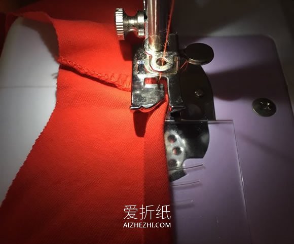 怎么把旧T恤改造可爱性感流苏背心的制作方法- www.aizhezhi.com