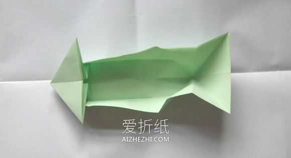 怎么折纸松树信纸的简单折法过程图解- www.aizhezhi.com