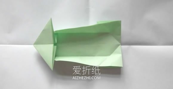 怎么折纸松树信纸的简单折法过程图解- www.aizhezhi.com