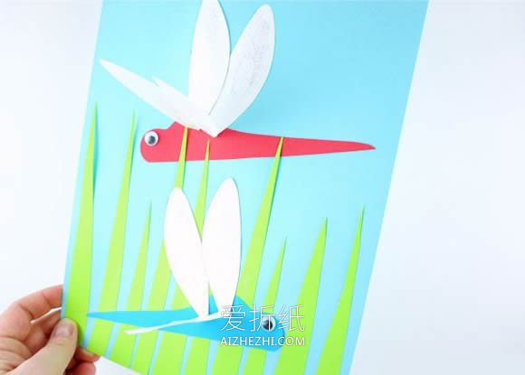 幼儿怎么做蜻蜓纸贴画的手工制作教程- www.aizhezhi.com