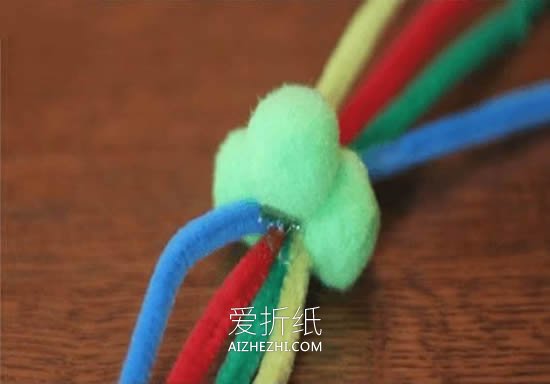 怎么用扭扭棒做彩色蜘蛛的手工制作方法- www.aizhezhi.com