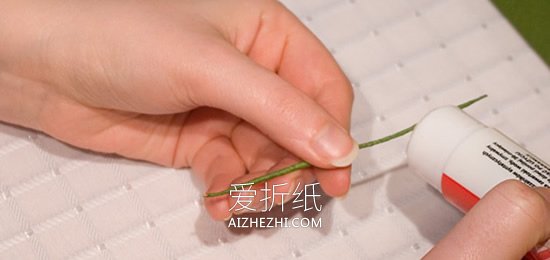 怎么做逼真皱纹纸向日葵的手工制作方法教程- www.aizhezhi.com