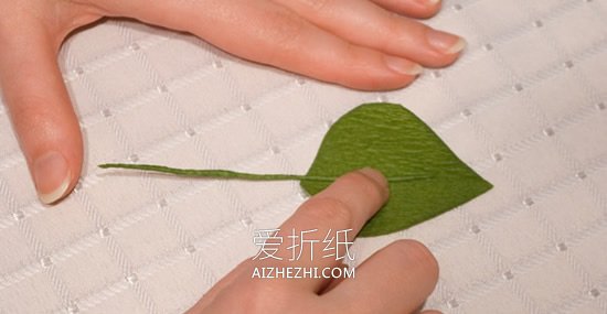 怎么做逼真皱纹纸向日葵的手工制作方法教程- www.aizhezhi.com