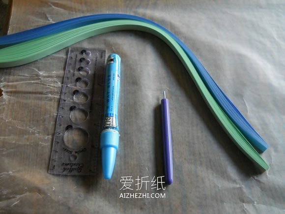 怎么做衍纸五瓣花的入门手工教程图解- www.aizhezhi.com