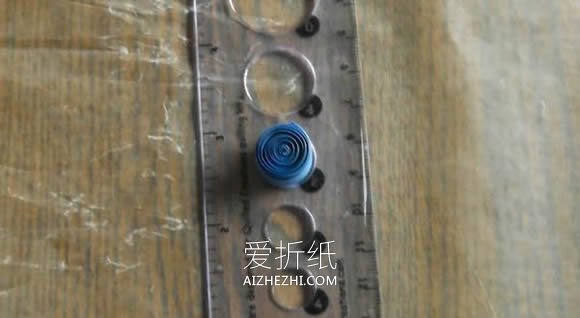 怎么做衍纸五瓣花的入门手工教程图解- www.aizhezhi.com