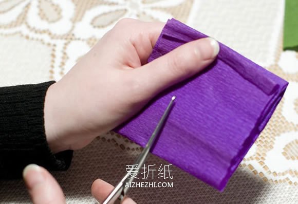 怎么做皱纹纸洋桔梗花的制作方法步骤图解- www.aizhezhi.com